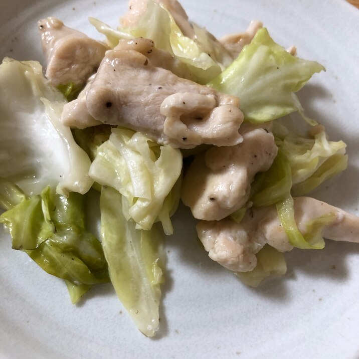 鶏胸肉とキャベツの塩レモン風味炒め